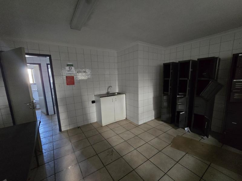 To Let commercial Property for Rent in Killarney Gardens Western Cape